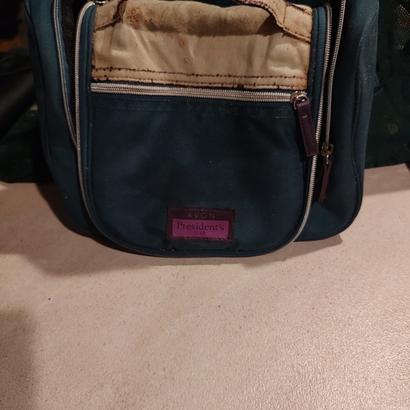 Presidents Recognition Program Gala 2012-2013Toiletry Case HangerSee Photos - Picture 3 of 14